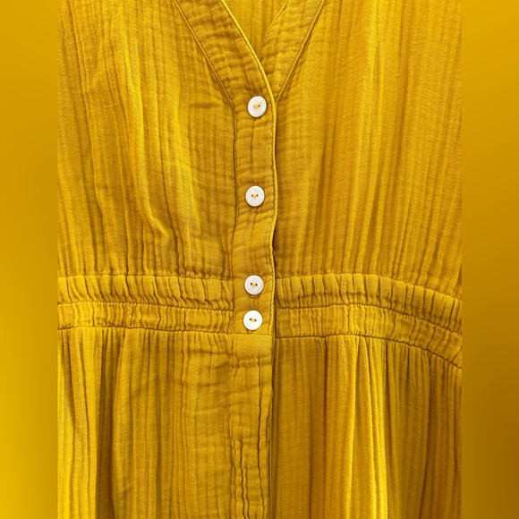 Xirena Georgia button front midi dress. Size Medium. Golden yellow. - Picture 2 of 7